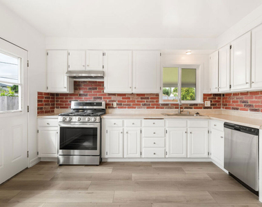 7869 Croydon Avenue - Photo Thumbnail 5