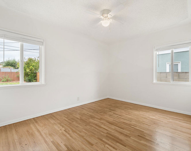7869 Croydon Avenue - Photo Thumbnail 10