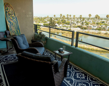 4265 Marina City Drive - Photo Thumbnail 3