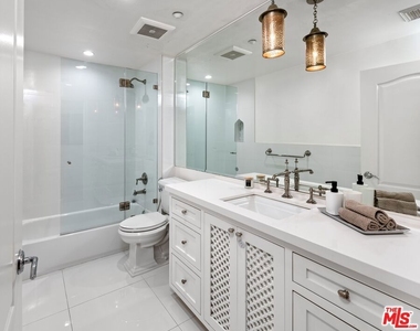 320 S Willaman Drive - Photo Thumbnail 7