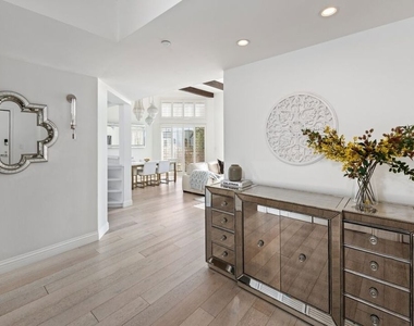 320 S Willaman Drive - Photo Thumbnail 2