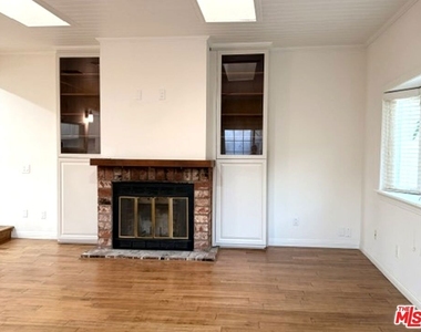 6313 Bluebell Avenue - Photo Thumbnail 14