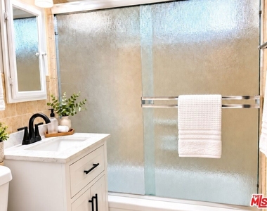 6313 Bluebell Avenue - Photo Thumbnail 23