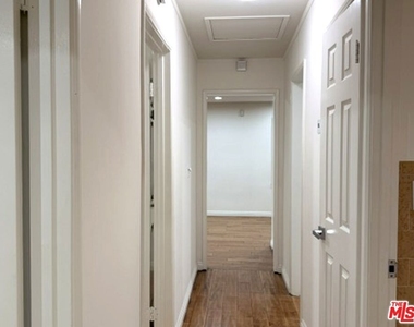 6313 Bluebell Avenue - Photo Thumbnail 20