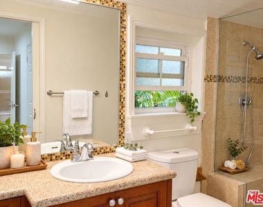 6313 Bluebell Avenue - Photo Thumbnail 28