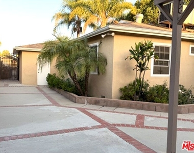 6313 Bluebell Avenue - Photo Thumbnail 34