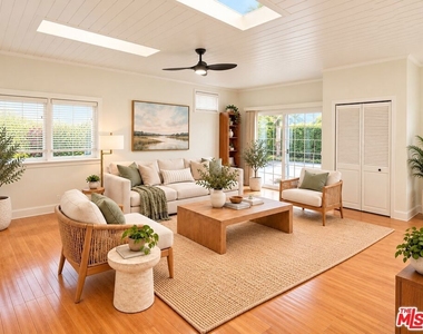 6313 Bluebell Avenue - Photo Thumbnail 12