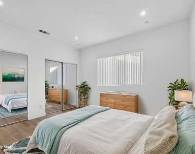 1424 Pleasant Avenue - Photo Thumbnail 17
