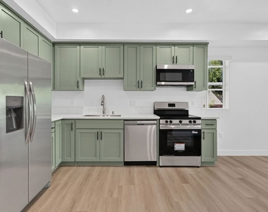 1424 Pleasant Avenue - Photo Thumbnail 3