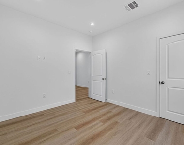 1424 Pleasant Avenue - Photo Thumbnail 21
