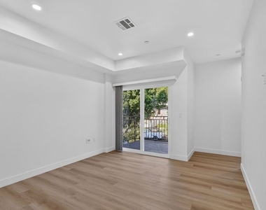 1424 Pleasant Avenue - Photo Thumbnail 7