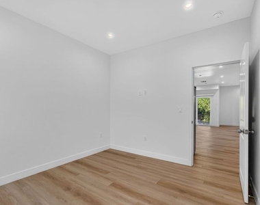 1424 Pleasant Avenue - Photo Thumbnail 25