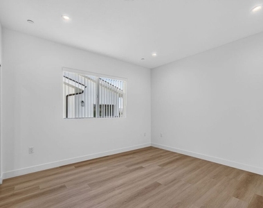 1424 Pleasant Avenue - Photo Thumbnail 20