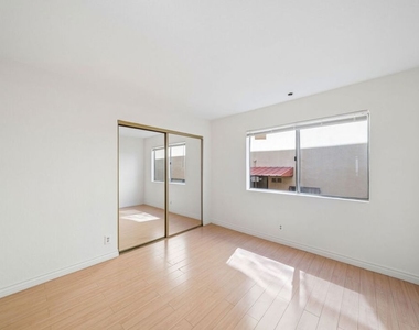 158 N Normandie Avenue - Photo Thumbnail 14