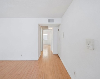 158 N Normandie Avenue - Photo Thumbnail 12