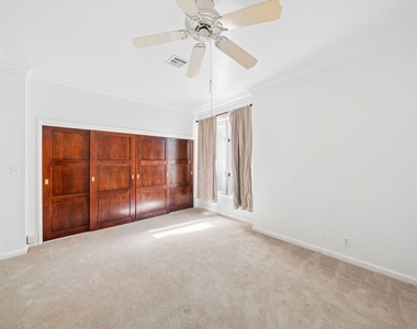1424 N Crescent Heights Boulevard - Photo Thumbnail 24