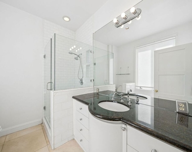 1424 N Crescent Heights Boulevard - Photo Thumbnail 21