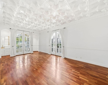 1424 N Crescent Heights Boulevard - Photo Thumbnail 17