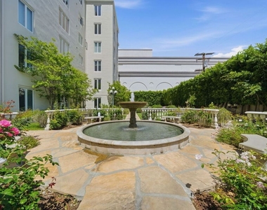 1424 N Crescent Heights Boulevard - Photo Thumbnail 6