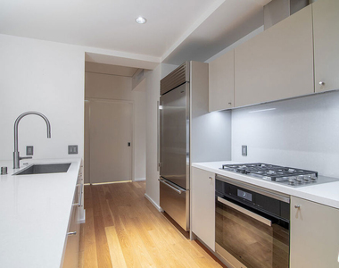 1155 S Grand Avenue - Photo Thumbnail 4