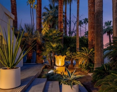 520 W Via Lola - Photo Thumbnail 35