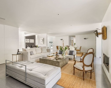 520 W Via Lola - Photo Thumbnail 16