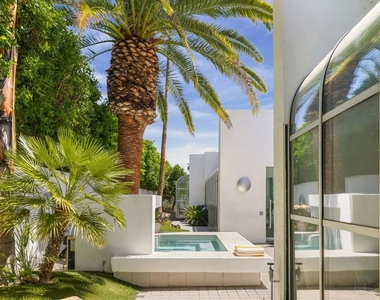 520 W Via Lola - Photo Thumbnail 18