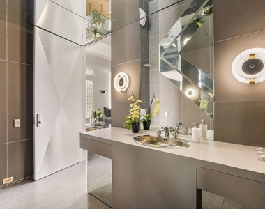 520 W Via Lola - Photo Thumbnail 9