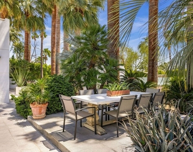 520 W Via Lola - Photo Thumbnail 4