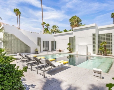 520 W Via Lola - Photo Thumbnail 2