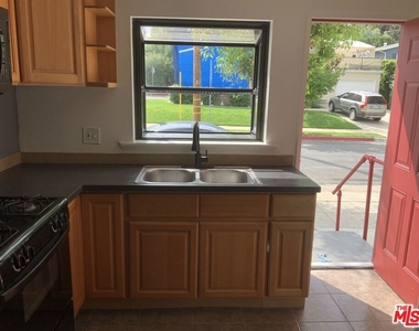 4803 Topanga Canyon Boulevard - Photo Thumbnail 13