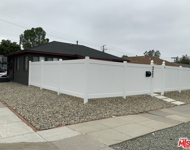 4803 Topanga Canyon Boulevard - Photo Thumbnail 2