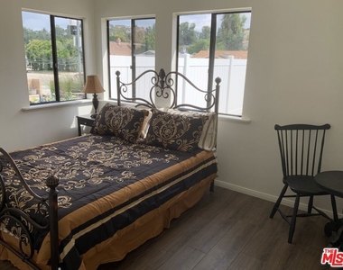 4803 Topanga Canyon Boulevard - Photo Thumbnail 5