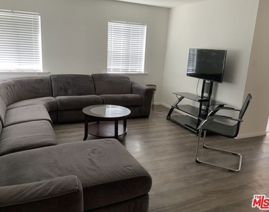 4803 Topanga Canyon Boulevard - Photo Thumbnail 12