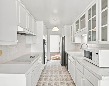 2301 S Beverly Glen Boulevard - Photo Thumbnail 10