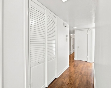 2301 S Beverly Glen Boulevard - Photo Thumbnail 15