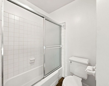 2301 S Beverly Glen Boulevard - Photo Thumbnail 17