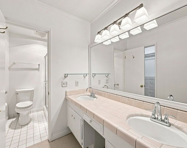 2301 S Beverly Glen Boulevard - Photo Thumbnail 25