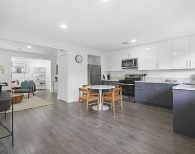 753 N Garfield Avenue - Photo Thumbnail 4