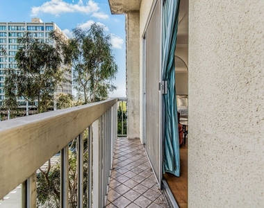 10751 Wilshire Boulevard - Photo Thumbnail 7
