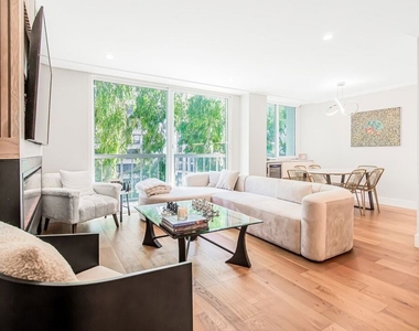 10751 Wilshire Boulevard - Photo Thumbnail 1