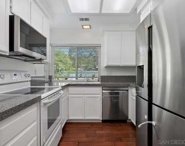 10927 Matinal Cir - Photo Thumbnail 14