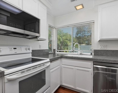 10927 Matinal Cir - Photo Thumbnail 15