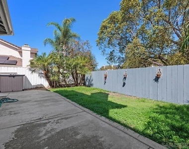 10927 Matinal Cir - Photo Thumbnail 2