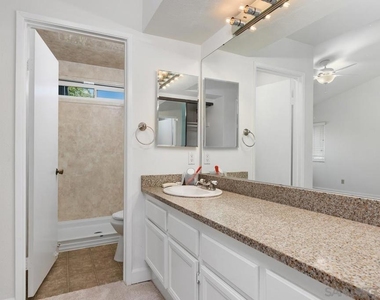 10927 Matinal Cir - Photo Thumbnail 23