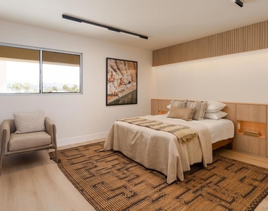 939 Coast Blvd - Photo Thumbnail 17