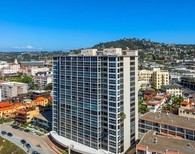939 Coast Blvd - Photo Thumbnail 25