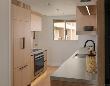 939 Coast Blvd - Photo Thumbnail 8