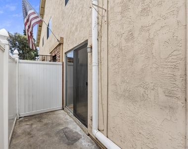 6908 Camphor Lane - Photo Thumbnail 17