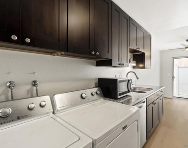 6908 Camphor Lane - Photo Thumbnail 5